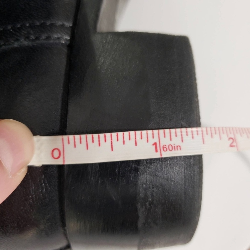 Prada Black Leather Soft Deer Skin
Double Buckle Boots 3W5356 EU37.5 US 7 - Picture 10 of 12